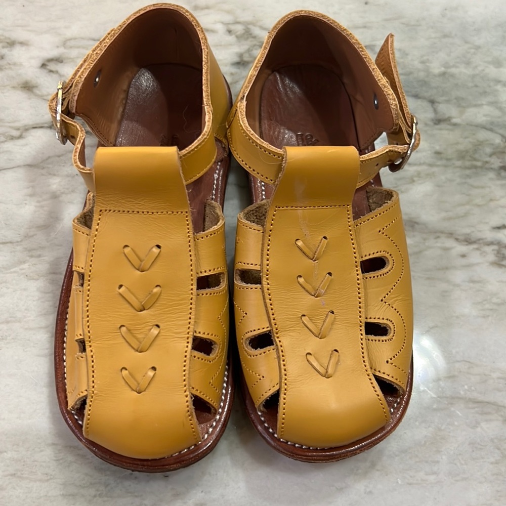 Adelisa & Co leather sandals
